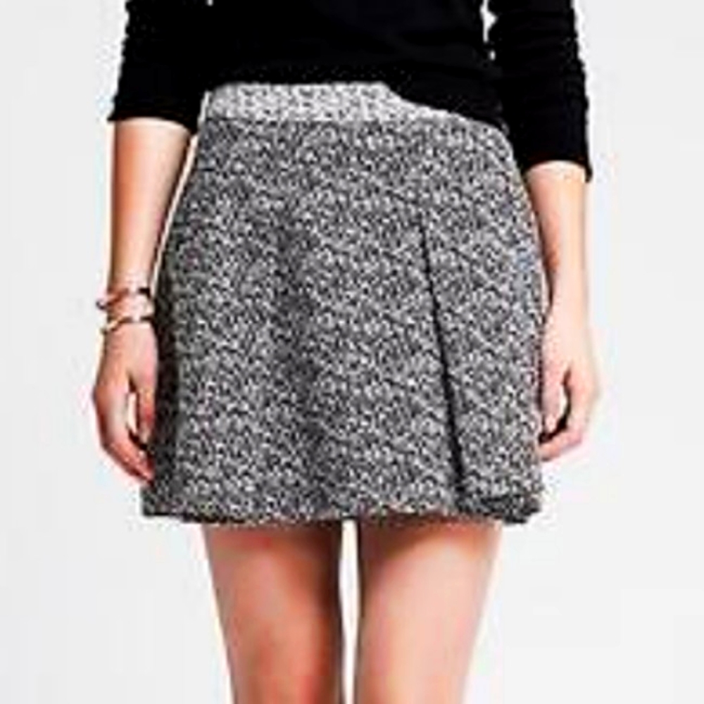 BANANA REPUBLIC SKIRTS WOMEN'S MARLED PLEAT | SIZE 0P | WHITE/BLACK